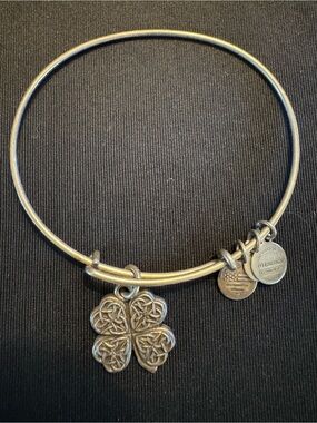 Alex and Ani Four Leaf Clover Expandable Bangle Rafaelian Silver 2017